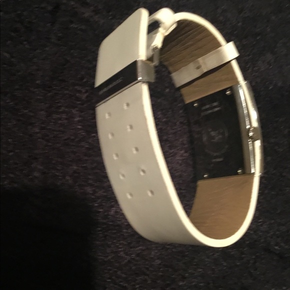 AUTHENTIC BURBERRY WATCH IN GOOD CONDITION WORKS BEAUTIFULLY 🔥🔥🔥❤️❤️😍 - Picture 9 of 12